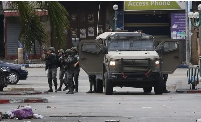 Cisjordanie : Arrestation du maire d’Hébron dans une vague de raids israéliens