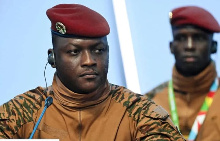 Burkina Faso : un nouveau Code de la famille criminalise l’homosexualité