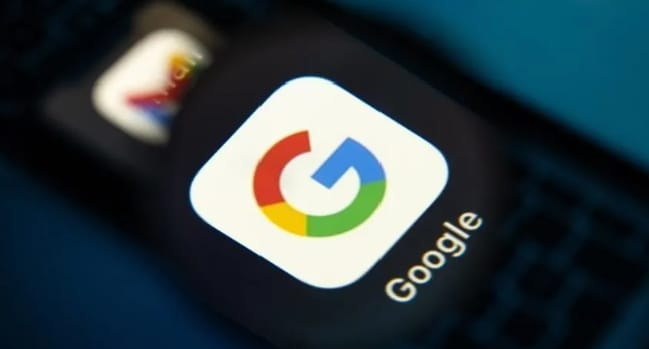 Trump brandit la menace de tarifs douaniers contre l’UE après les sanctions infligées à Google et Apple