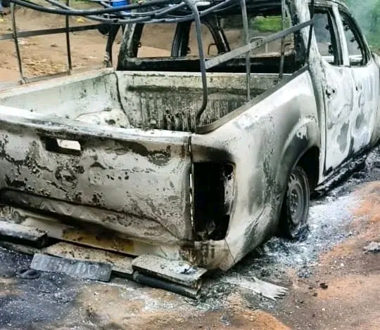 Bénin / Ifangni: Un agent de la Douane lynché à mort, son véhicule incendié par des contrebandiers à Banigbé-Sèdo