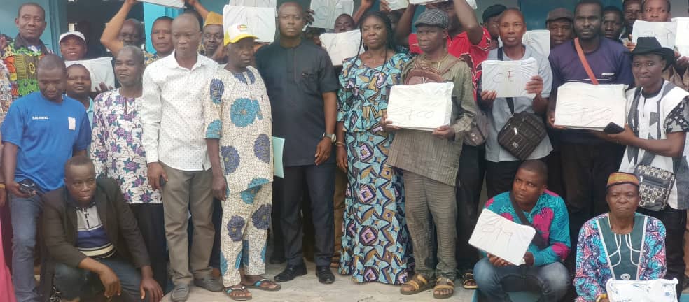 Togo/Akébou 1 : Des kits scolaires distribués aux élèves dans la commune Akébou 1 dans le cadre du projet SWEEDD+