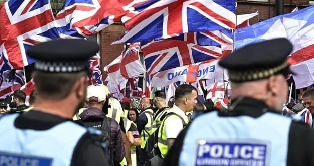 Londres secouée par des heurts entre police et militants d’extrême droite