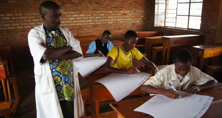 PLAIDOYER POUR LA PRISE EN CHARGE DES PRÉOCCUPATIONS DES PROFESSEURS CONTRACTUELS DU MOYEN SECONDAIRE