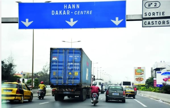 Dakar : la route sous tension entre bus « Tata » et motos « Jakarta »