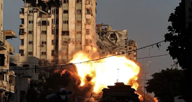 Gaza : La Mecca Tower réduite en ruines après un bombardement israélien