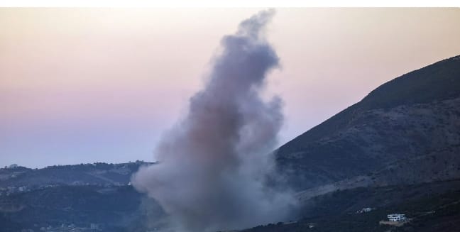 Israël frappe un dépôt d’armes du Hezbollah dans le sud du Liban