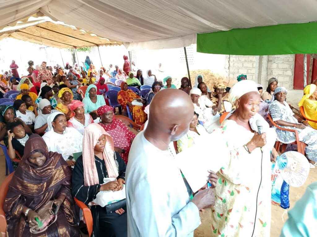 Thiès et ses quartiers : les élèves reçoivent leurs kits scolaires dans la joie et l’espoir