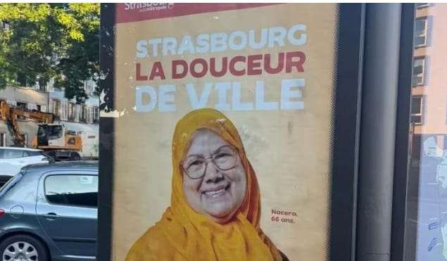 Strasbourg : Une affiche d’une femme voilée suscite un vif débat sur la laïcité et l’inclusion
