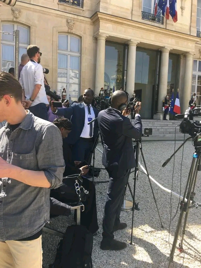 Afrique / Venance Konan : « L’Africain et le costume »