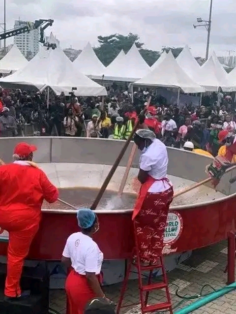 Nigéria | Hilda Baci défie le Guinness World Records avec le plus grand Jollof du monde