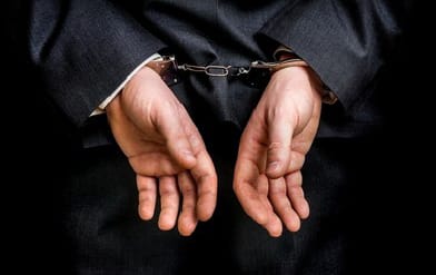 Transaction d’or à 95 millions : le fils du khalife omarien inculpé mais placé sous contrôle judiciaire