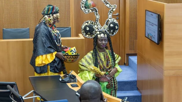 Bruxelles célèbre la culture sénégalaise : Papis Niang met en lumière « l’art de Penda Mbaye »