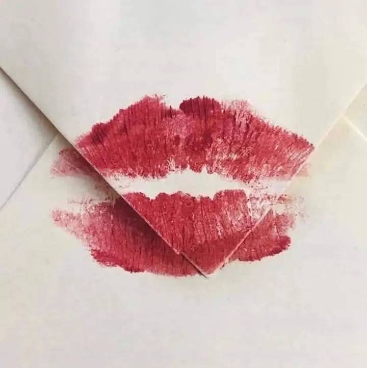 L'Art des Bisous : Un Langage Caché de l'Amour et de l'Affection