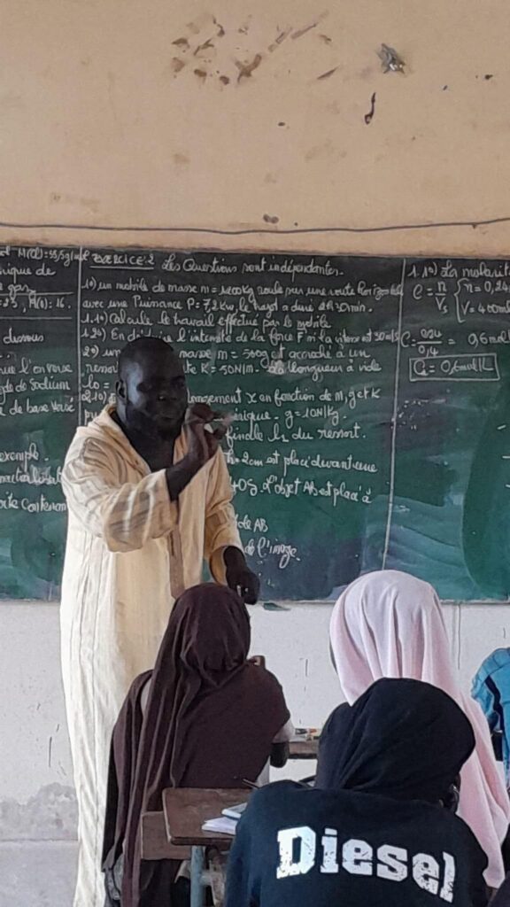 Enseignants du privé : entre sacrifice et précarité