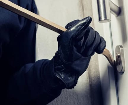 Cambriolage au Palais de justice de Diourbel : vol d’un ordinateur et d’une box internet