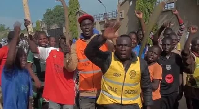 Cameroun : des habitants montent la garde pour protéger Issa Tchiroma à Garoua