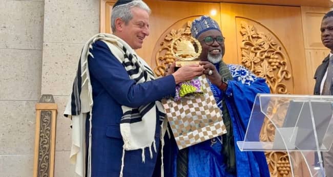 Le Khalife de Bambilor prêche la paix à Gaza depuis une synagogue en France : « Nos fois doivent bâtir des ponts, non des murs »