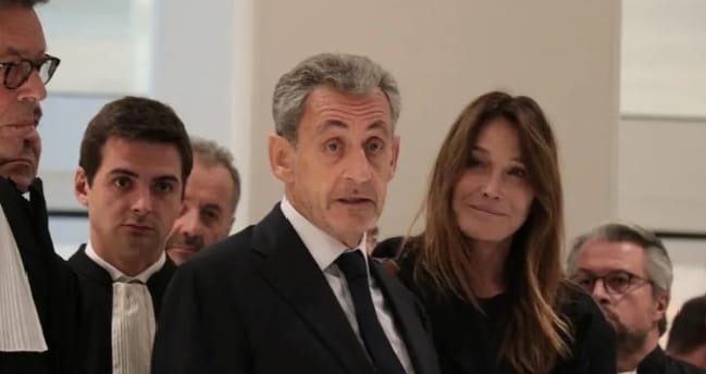 Nicolas Sarkozy derrière les barreaux : l’ex-président français débute sa peine à la prison de la Santé
