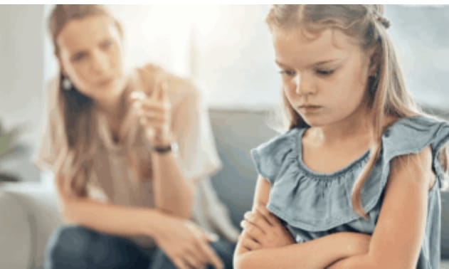 Éduquer avec douceur : 5 phrases pour apaiser la colère d’un enfant