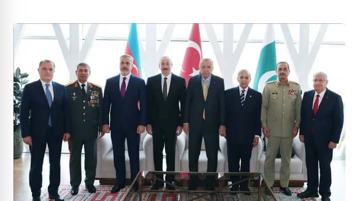 À Bakou, Ankara et Islamabad accordent leurs boussoles diplomatiques