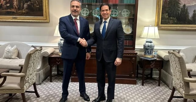 Syrie : Hakan Fidan met en garde contre un risque accru de fragmentation du pays