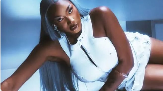 Aya Nakamura fait sensation avec son nouvel album « Destiné »