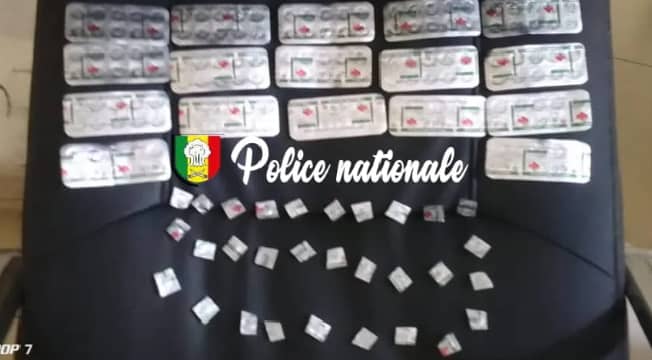 Trafic de Tramadol à Kidira : deux individus arrêtés, 200 comprimés saisis par la police