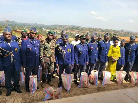 Cameroun : des anciens combattants et victimes de guerre de l’Ouest bénéficient d’une aide alimentaire à Bafoussam