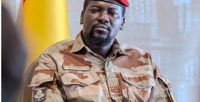 Guinée : Mamadi Doumbouya largement vainqueur de la présidentielle avec plus de 86 % des suffrages