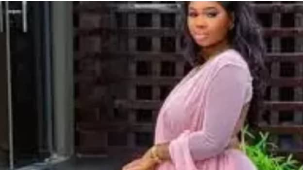 Tragédie au Nigeria : une influenceuse TikTok retrouvée morte dans un hôtel