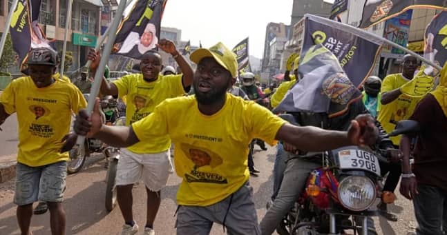 Ouganda : scènes de liesse à Kampala après la reconduction de Yoweri Museveni