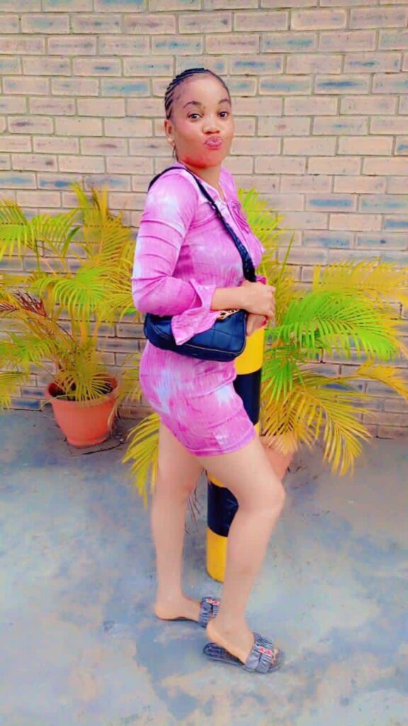 Dunia Love Connect | Portrait : Albertine, 24 ans, Togo