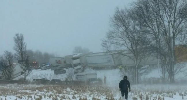 Michigan : un carambolage géant sous la neige, le miracle d’un lourd accident sans morts