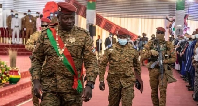 Arrestation de Paul-Henri Damiba : l’ancien homme fort du Burkina Faso remis à Ouagadougou