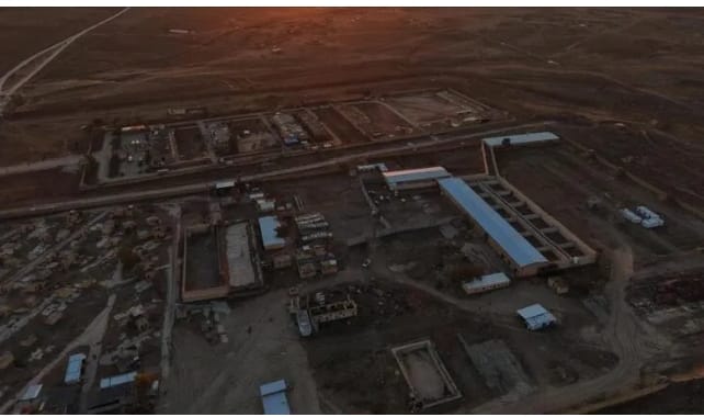 Syrie : un accord sous médiation internationale organise le transfert de 800 détenus de Raqqa