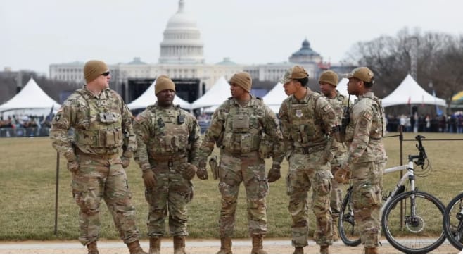 Déploiements militaires intérieurs aux États-Unis : la facture salée des choix sécuritaires de Trump