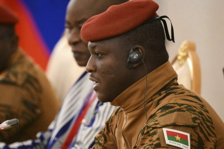Burkina Faso : le gouvernement militaire dissout tous les partis politiques