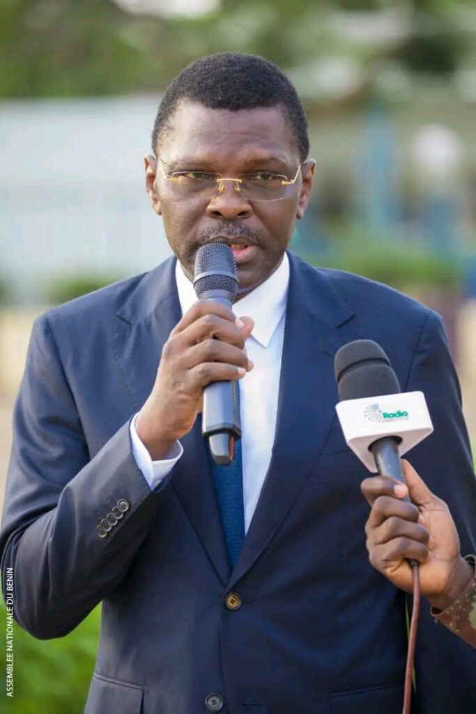 Bénin : Joseph Djogbenou impose la ponctualité et la rigueur à l’Assemblée nationale