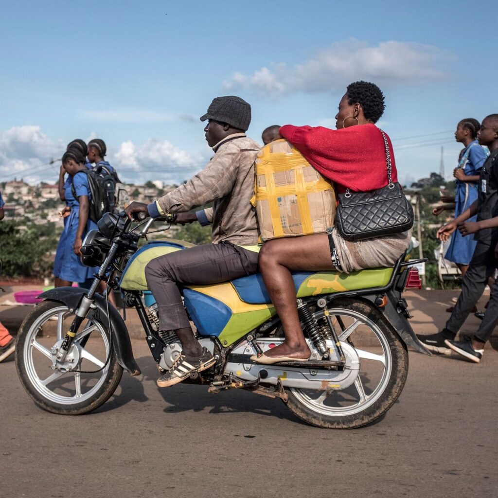 Cameroun : à Douala, un moto-taximan disparaît avec 80 000 FCFA de provisions d’une cliente