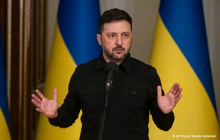 Ukraine – États-Unis : Washington veut clore le conflit avant l’été, selon Zelenski.