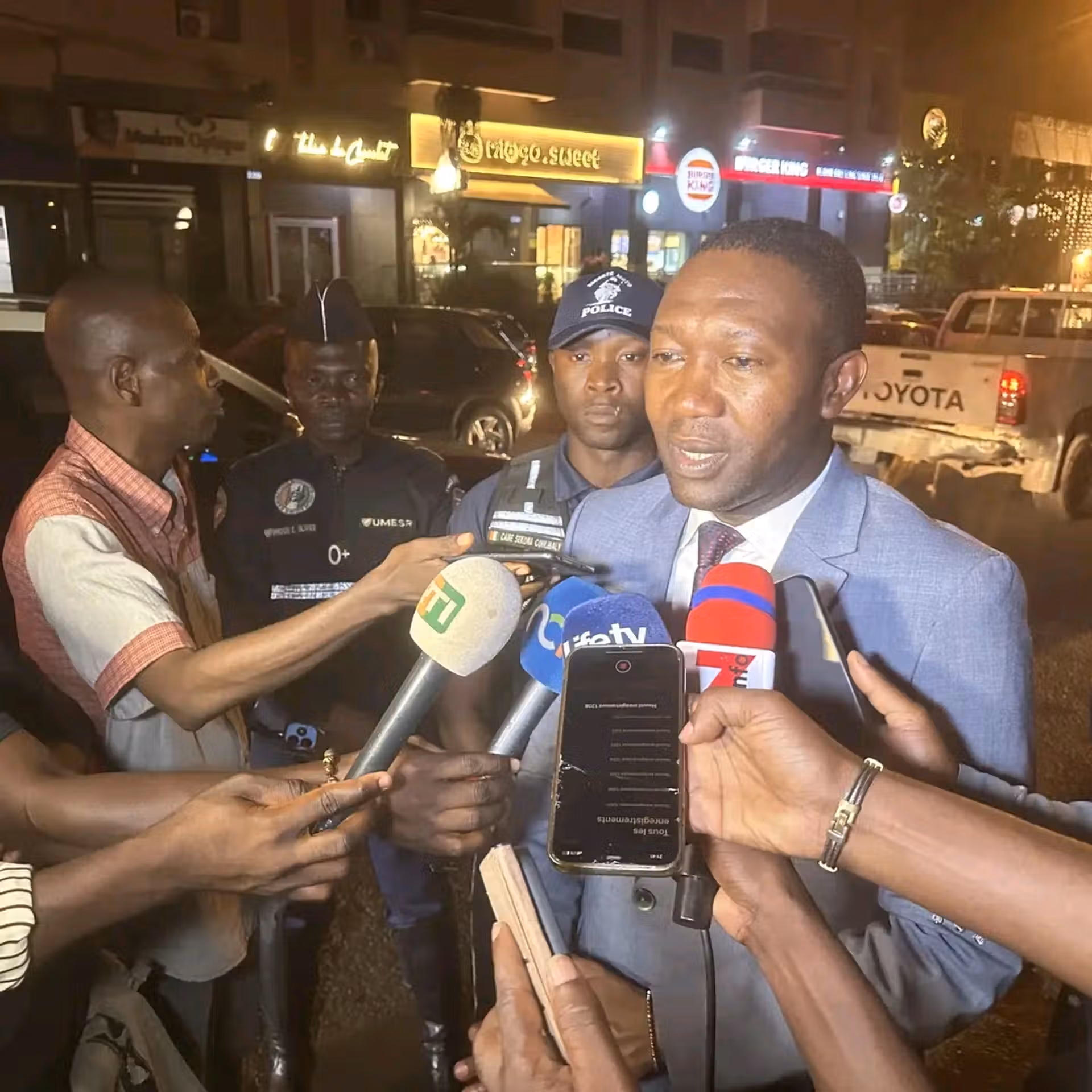 Cocody : la DGTTC a saisi le véhicule d’un sénateur, aux Deux-Plateaux, pour plaque irrégulière.