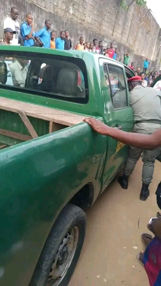 Douala : Un h0mme tranche la tête d'une femme au quartier CCC