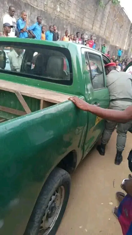 Douala : Un h0mme tranche la tête d'une femme au quartier CCC