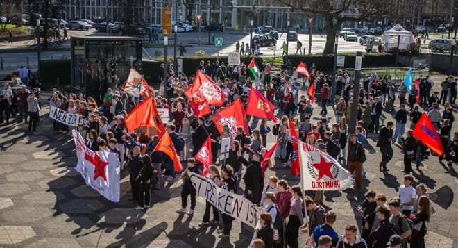 Allemagne : quand 50 000 élèves désertent les classes pour dire non à la guerre