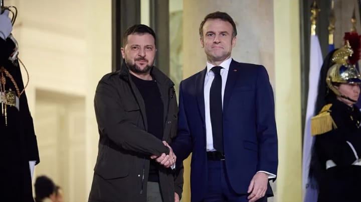 Ukraine, Iran et tensions globales : Emmanuel Macron promet d’intensifier la pression contre la Russie