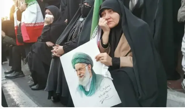 Assassinat de Ali Khamenei : l’Iran frappe 27 bases militaires et le monde se divise.
