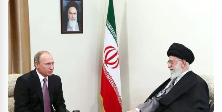 Frappes contre l’Iran : Vladimir Poutine condamne l’assassinat d’Ali Khamenei et appelle à la désescalade.