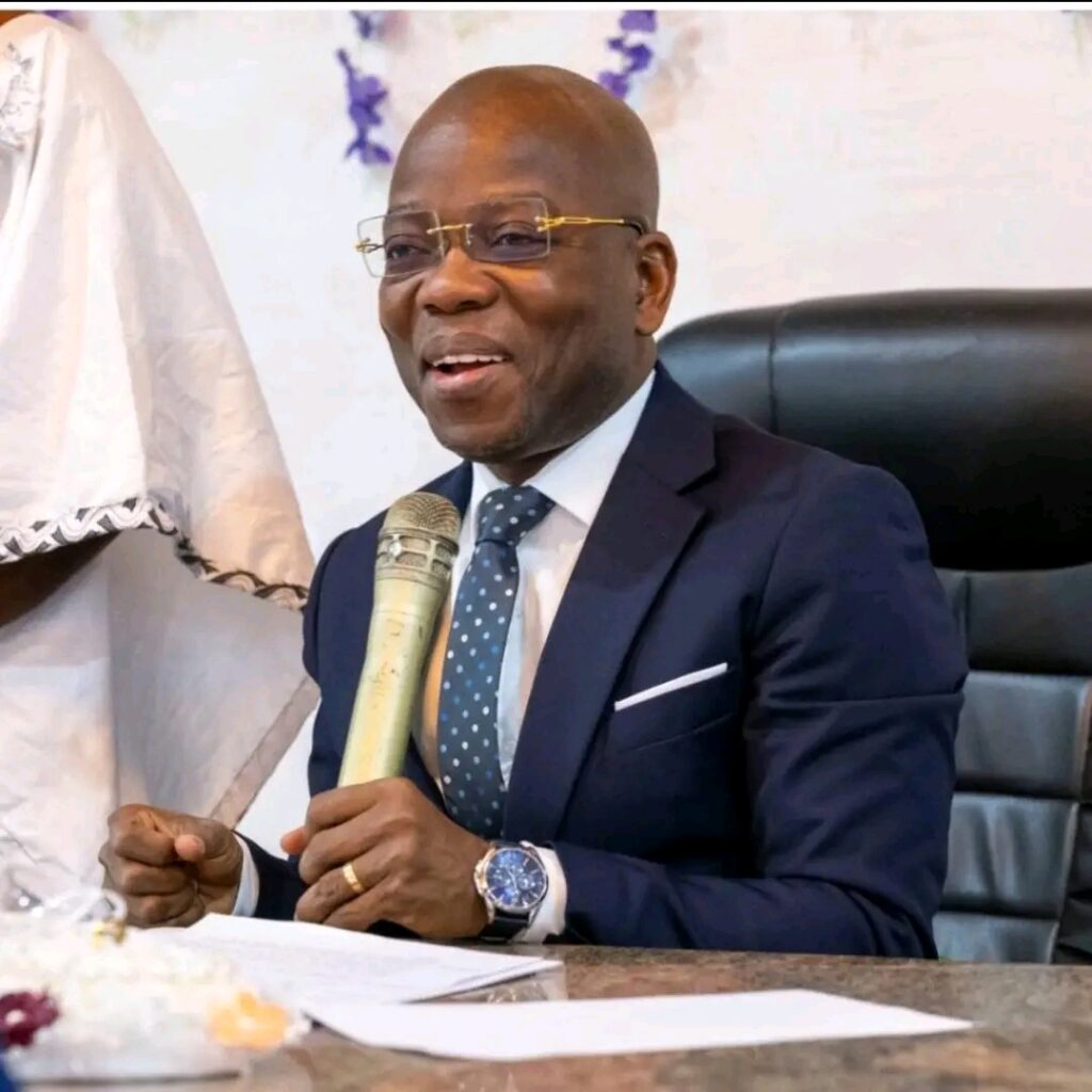 Côte d’Ivoire : le maire de Tiassalé, Tiemoko Antoine Assalé, défend le bilan de Laurent Gbagbo et critique le RDR