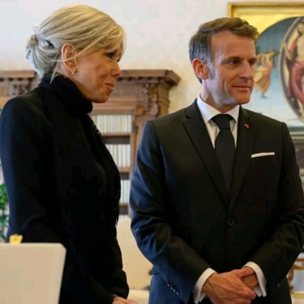 Macron reçu au Vatican : discussions avec le pape Léon XIV sur la crise au Moyen-Orient