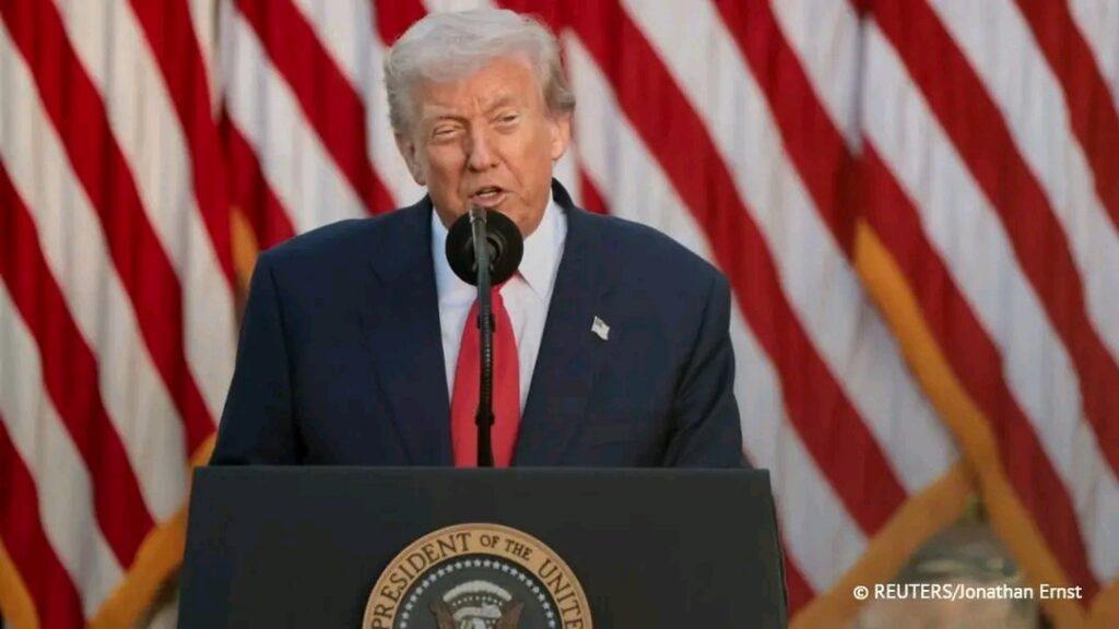 Donald Trump critique le pape Léon XIV après un message anti guerre